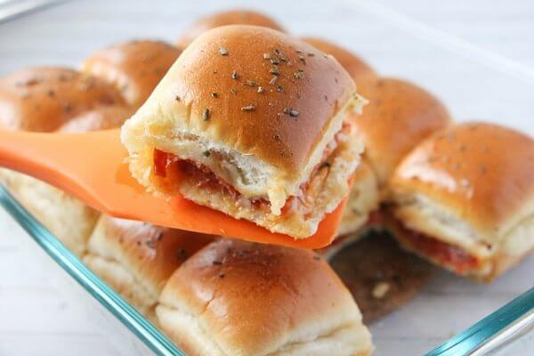 Cheesy, buttery Pizza Sliders